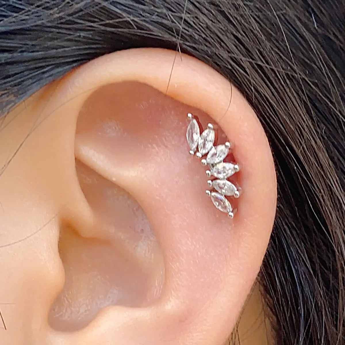 1PC New Curved Cz Cartilage Stud Moon Leaf  Helix Rook Conch Screw Back Earring Stainless Steel Bar Ear Piercing Jewelry