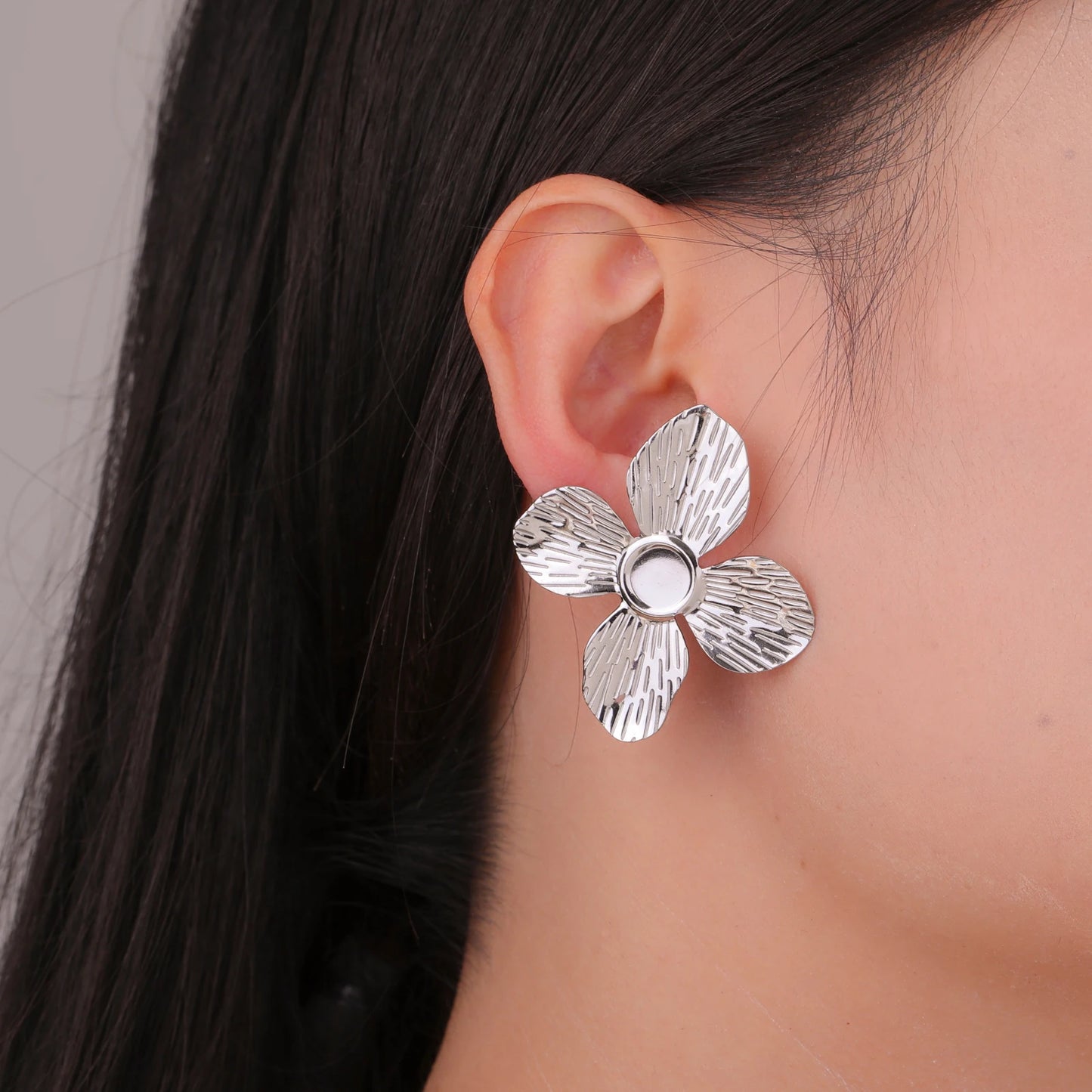Boucle d'oreille Fleur d'or