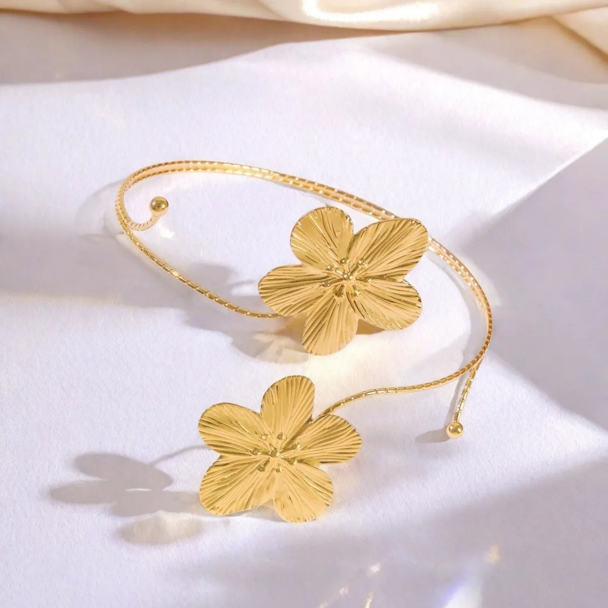 Bracelet de manchette Yuna