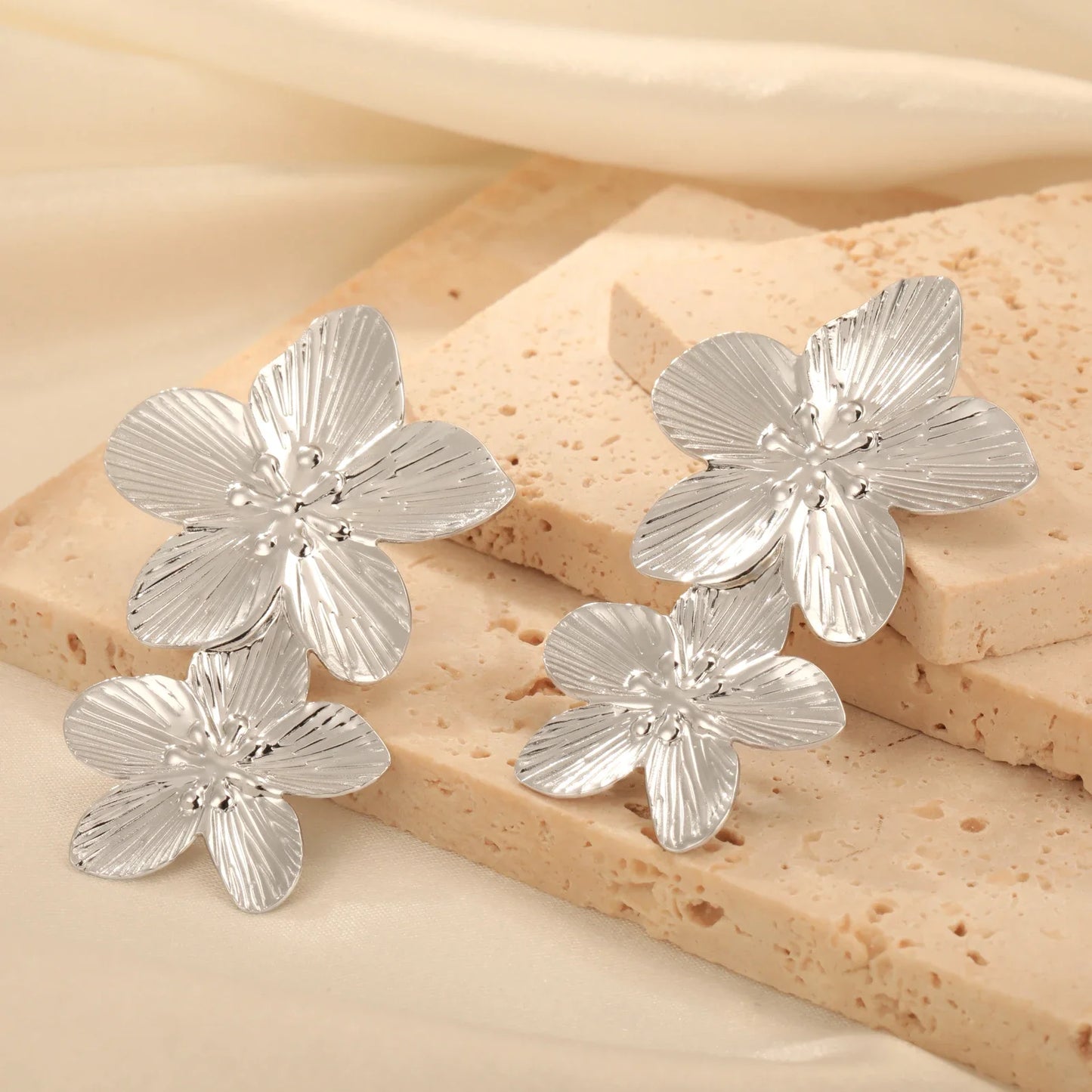 Boucle d'oreille Fleur d'or