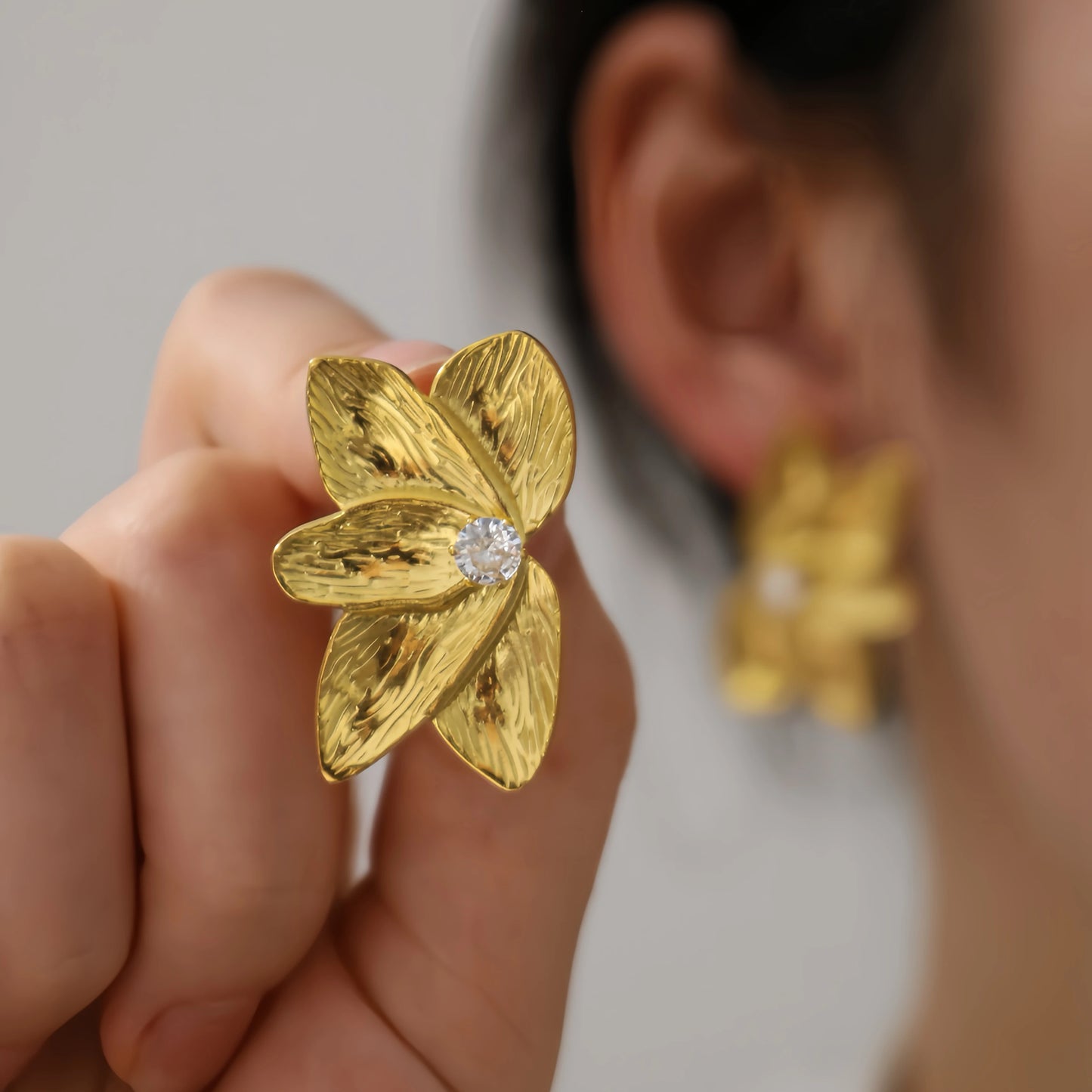Boucle d'oreille Perle florale