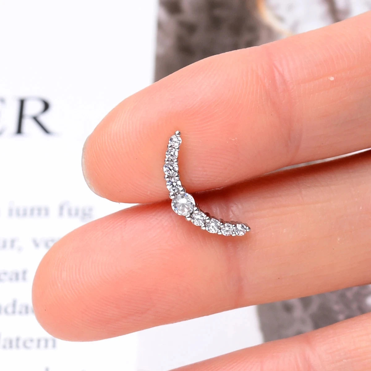 1PC New Curved Cz Cartilage Stud Moon Leaf  Helix Rook Conch Screw Back Earring Stainless Steel Bar Ear Piercing Jewelry