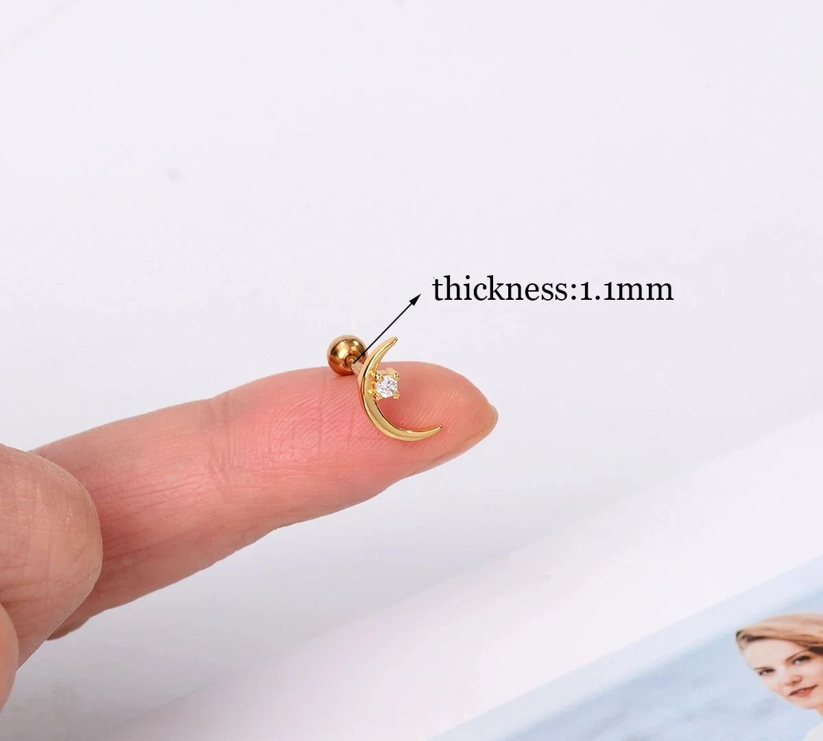 1PC New Curved Cz Cartilage Stud Moon Leaf  Helix Rook Conch Screw Back Earring Stainless Steel Bar Ear Piercing Jewelry